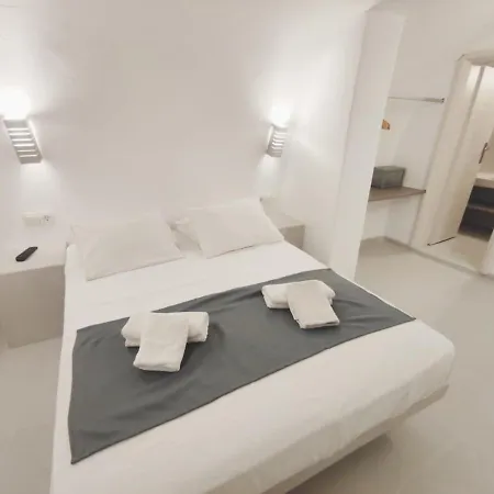 Fira Livin Cave Apartmán *