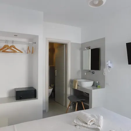Fira Livin Cave Apartmán