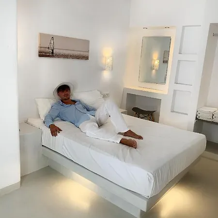 Fira Livin Cave Apartmán *