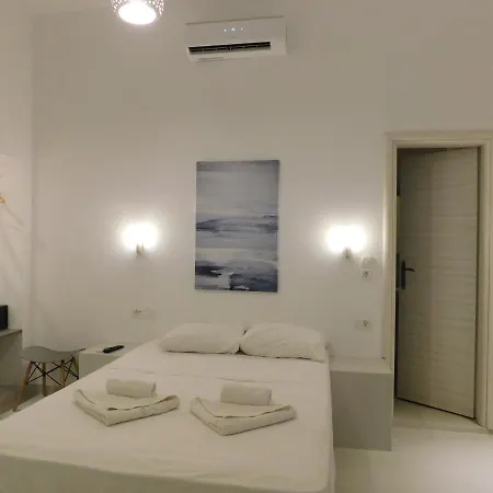 Apartment Fira Livin Cave Santorini Island