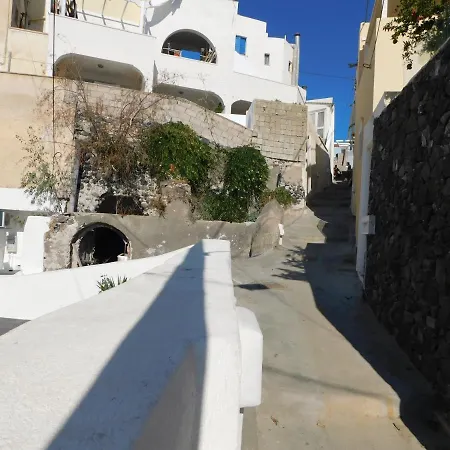 Fira Livin Cave
